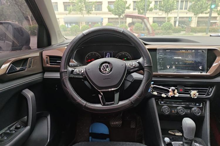 Used Volkswagen Tharu 2020 280TSI Two-Wheel Drive Luxury Edition China VI Standard Steering Wheel