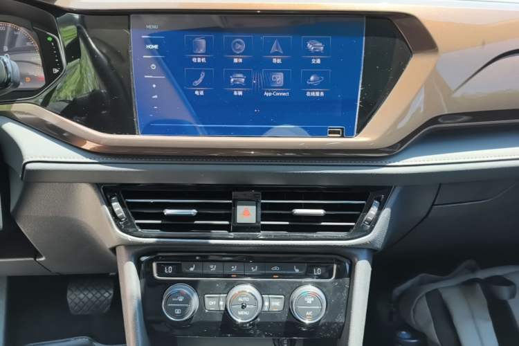 Used Volkswagen Tharu 2020 Revised Version 330TSI Four-Wheel Drive Flagship Edition China VI Audio And AC Panel