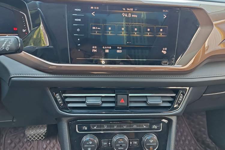 Used Volkswagen Tharu 2020 280TSI Two-Wheel Drive Luxury Edition China VI Standard Audio And AC Panel