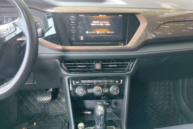 Used Volkswagen Tharu 2020 280TSI Two-Wheel Drive Luxury Plus Version China VI Standard Audio And AC Panel