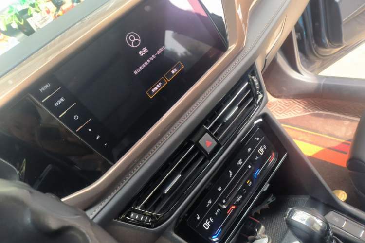 Used Volkswagen Tharu 2020 280TSI Two-Wheel Drive Luxury Edition China VI Standard Audio And AC Panel
