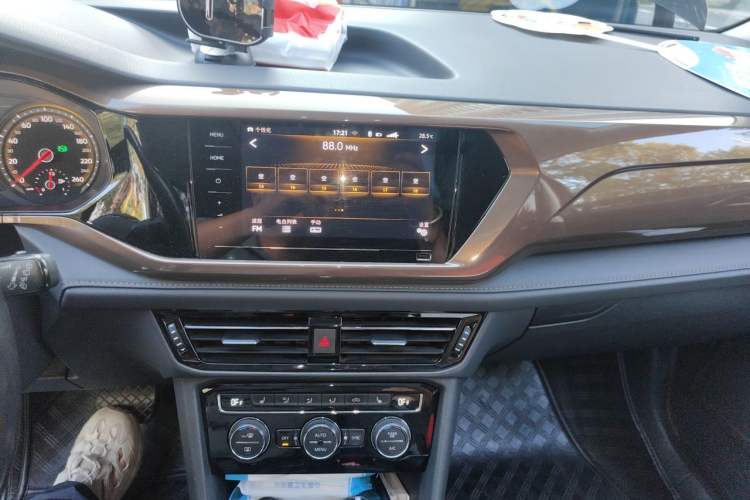 Used Volkswagen Tharu 2020 280TSI Two-Wheel Drive Luxury Plus Version China VI Standard Audio And AC Panel
