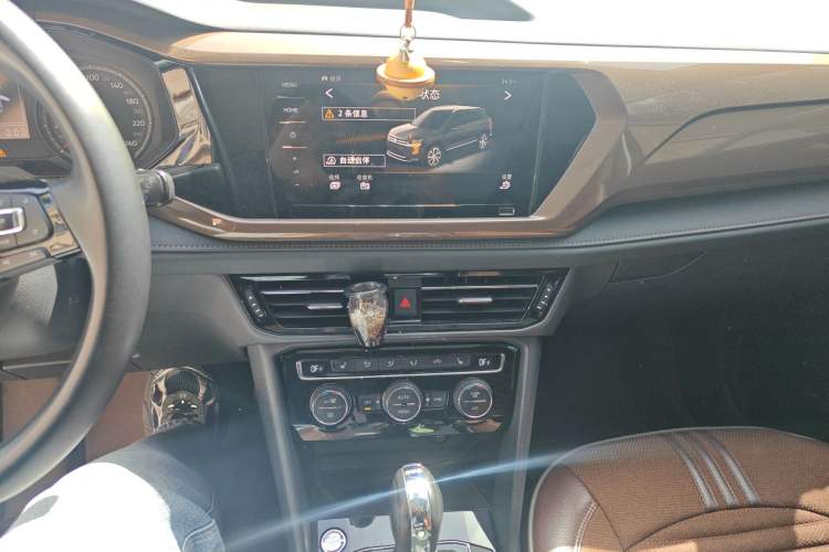 Used Volkswagen Tharu 2020 280TSI Two-Wheel Drive Luxury Plus Version China VI Standard Audio And AC Panel