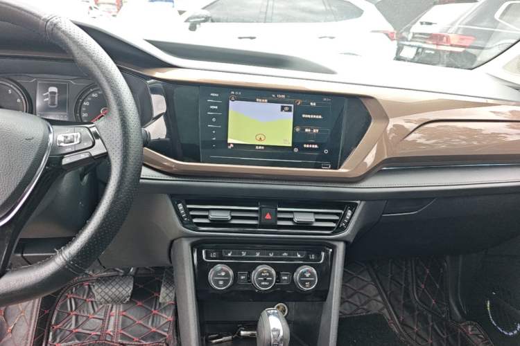 Used Volkswagen Tharu 2020 280TSI Two-Wheel Drive Luxury Edition China VI Standard Audio And AC Panel