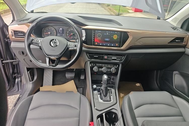 Used Volkswagen Tharu 2020 280TSI Two-Wheel Drive Comfort Edition China VI Standard Center Console