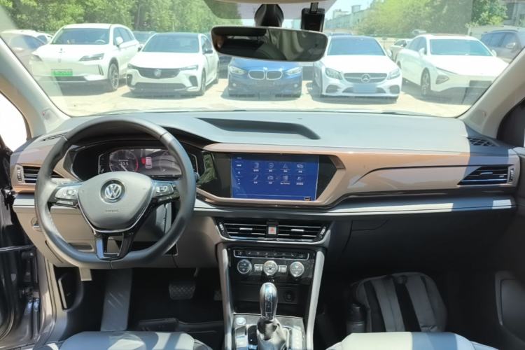 Used Volkswagen Tharu 2020 Revised Version 330TSI Four-Wheel Drive Flagship Edition China VI Center Console
