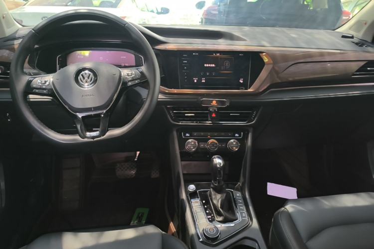 Used Volkswagen Tharu 2020 Revised Version 330TSI Four-Wheel Drive Flagship Edition China VI Center Console