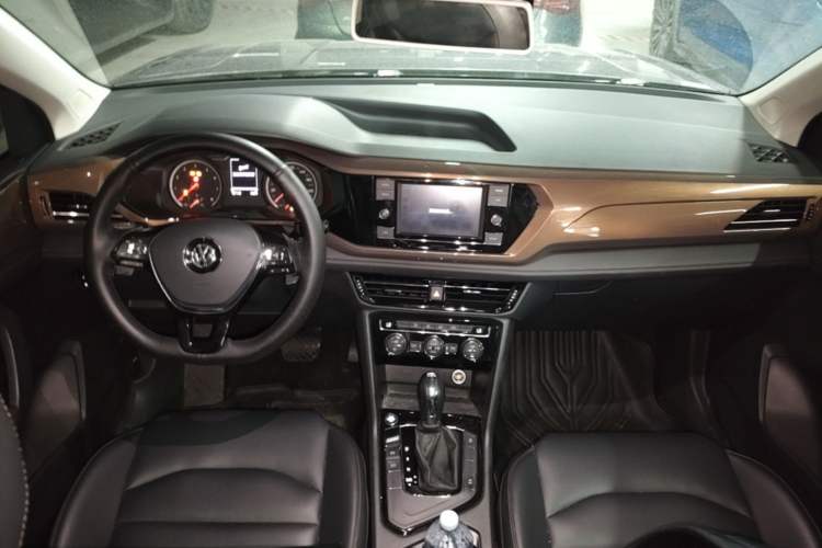Used Volkswagen Tharu 2020 280TSI Two-Wheel Drive Comfort Edition China VI Standard Center Console