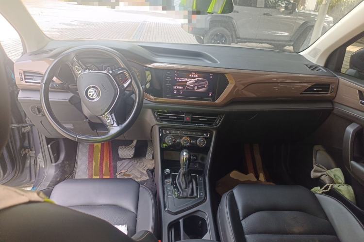Used Volkswagen Tharu 2020 280TSI Two-Wheel Drive Luxury Plus Version China VI Standard Center Console