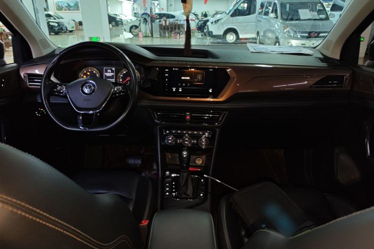 Used Volkswagen Tharu 2020 280TSI Two-Wheel Drive Luxury Edition China VI Standard Center Console