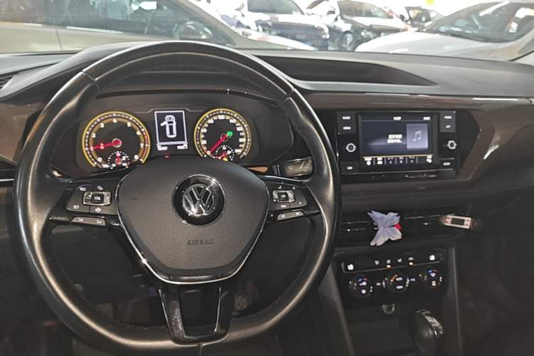 Used Volkswagen Tharu 2020 280TSI Two-Wheel Drive Comfort Edition China VI Standard Center Console