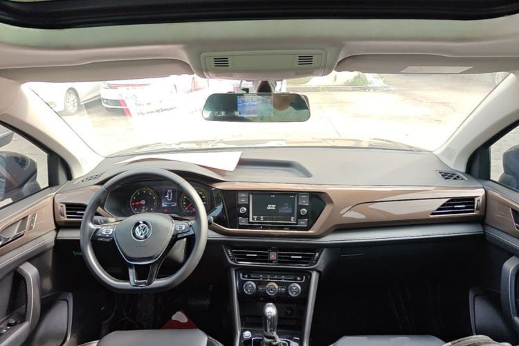 Used Volkswagen Tharu 2020 280TSI Two-Wheel Drive Comfort Edition China VI Standard Center Console