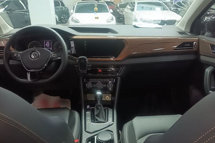 Used Volkswagen Tharu 2020 280TSI Two-Wheel Drive Luxury Plus Version China VI Standard Center Console