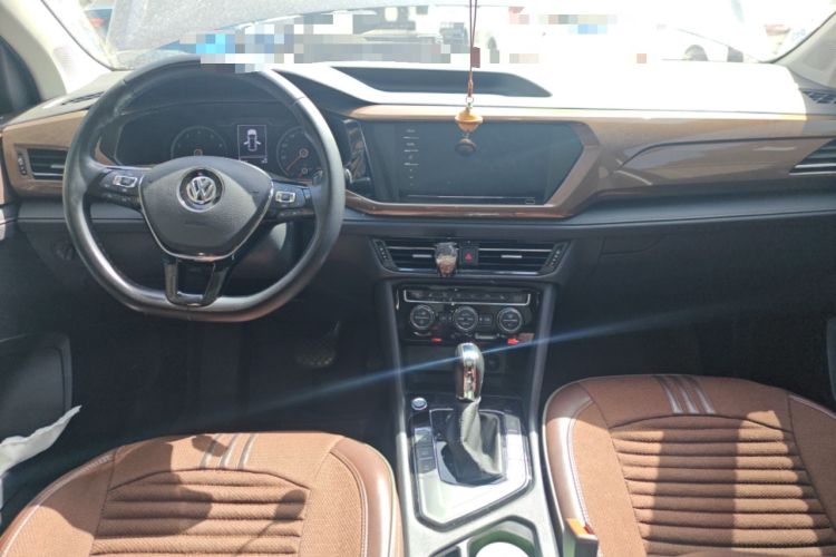 Used Volkswagen Tharu 2020 280TSI Two-Wheel Drive Luxury Plus Version China VI Standard Center Console