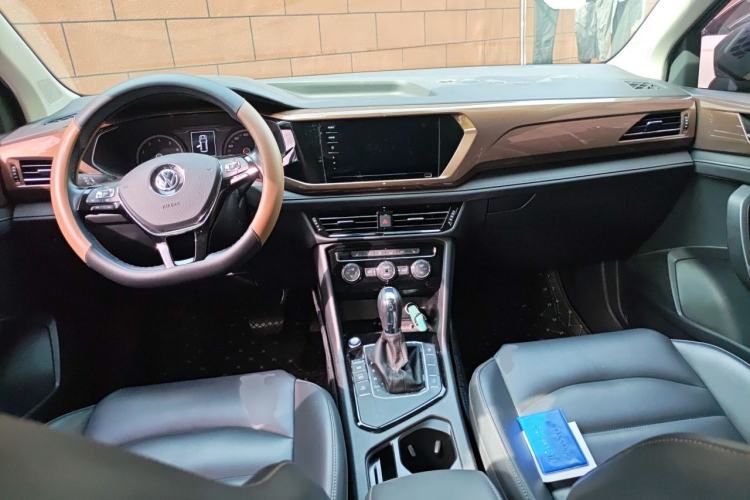 Used Volkswagen Tharu 2020 280TSI Two-Wheel Drive Luxury Edition China VI Standard Center Console