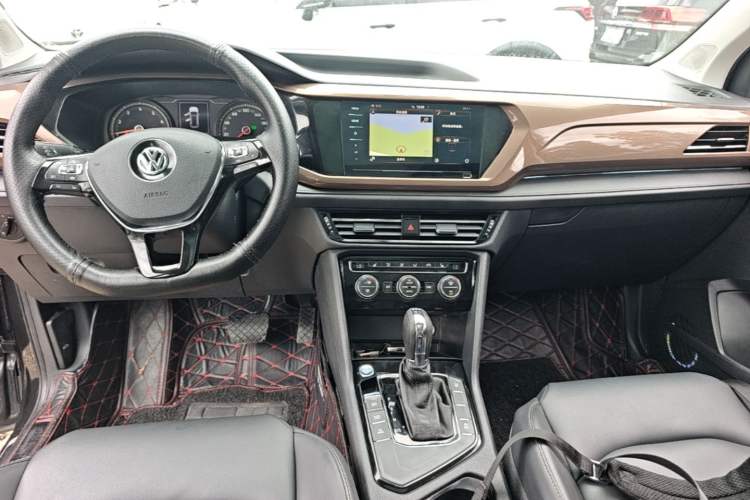 Used Volkswagen Tharu 2020 280TSI Two-Wheel Drive Luxury Edition China VI Standard Center Console