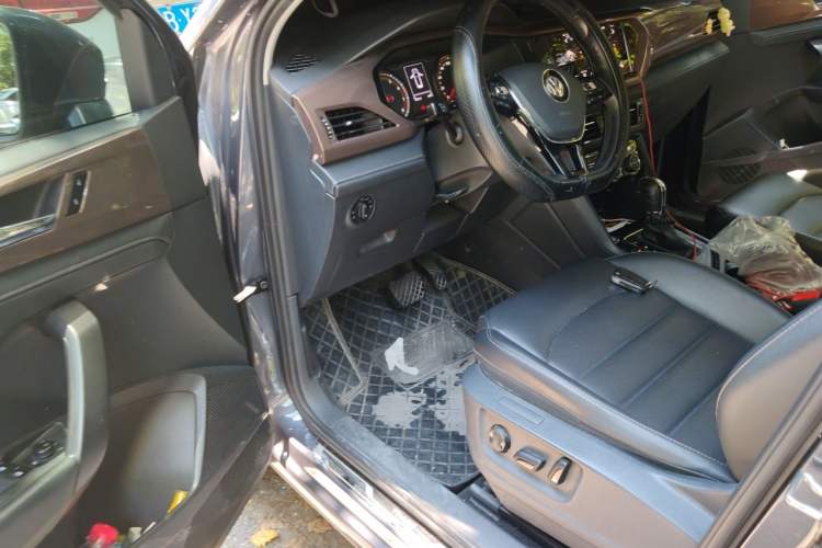Used Volkswagen Tharu 2020 280TSI Two-Wheel Drive Luxury Plus Version China VI Standard Driver Seat