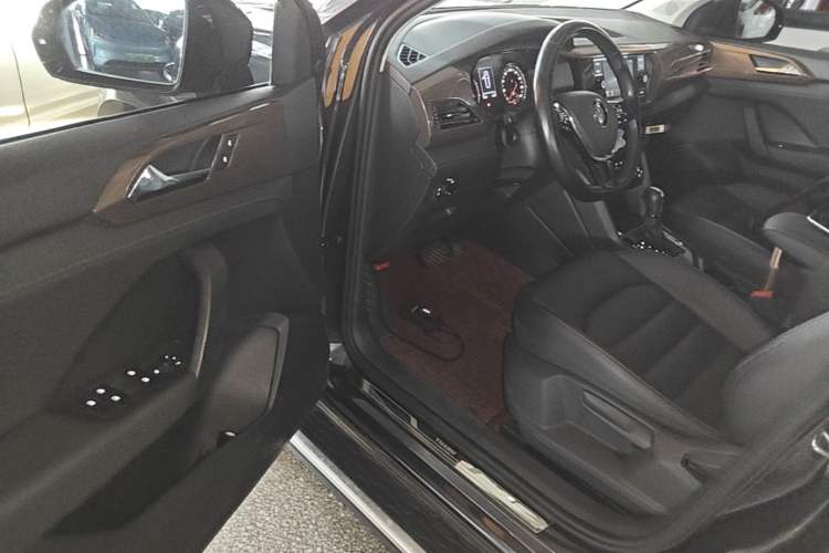 Used Volkswagen Tharu 2020 280TSI Two-Wheel Drive Comfort Edition China VI Standard Driver Seat