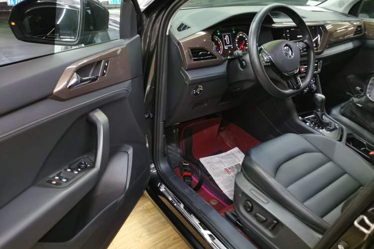 Used Volkswagen Tharu 2020 280TSI Two-Wheel Drive Luxury Plus Version China VI Standard Driver Seat