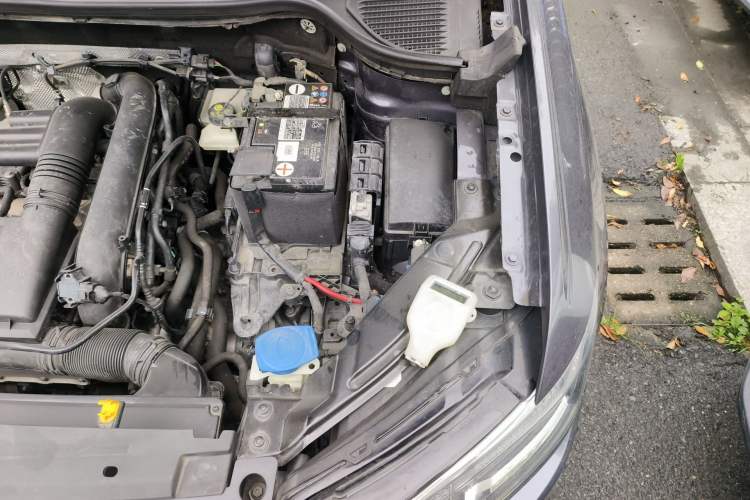 Used Volkswagen Tharu 2020 280TSI Two-Wheel Drive Luxury Edition China VI Standard Engine Bay Left