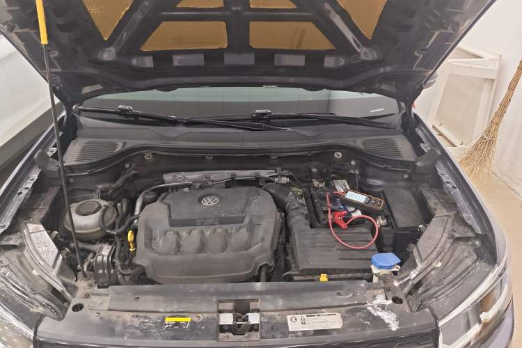 Used Volkswagen Tharu 2020 330TSI Four-Wheel Drive Flagship Version China VI Standard Engine Bay