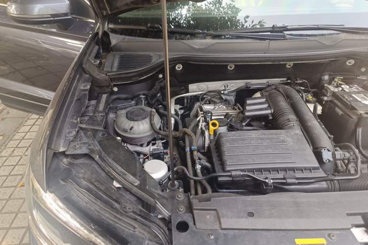 Used Volkswagen Tharu 2020 280TSI Two-Wheel Drive Luxury Plus Version China VI Standard Engine Bay Right