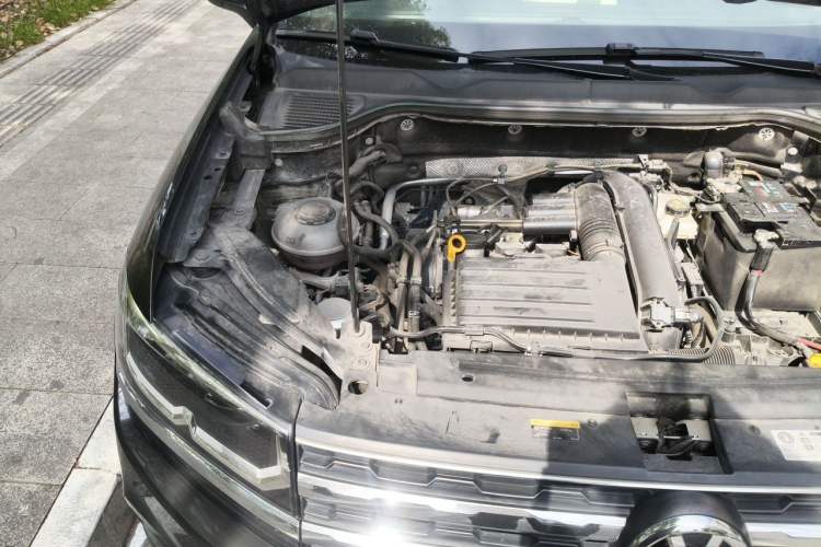 Used Volkswagen Tharu 2020 280TSI Two-Wheel Drive Luxury Edition China VI Standard Engine Bay Right