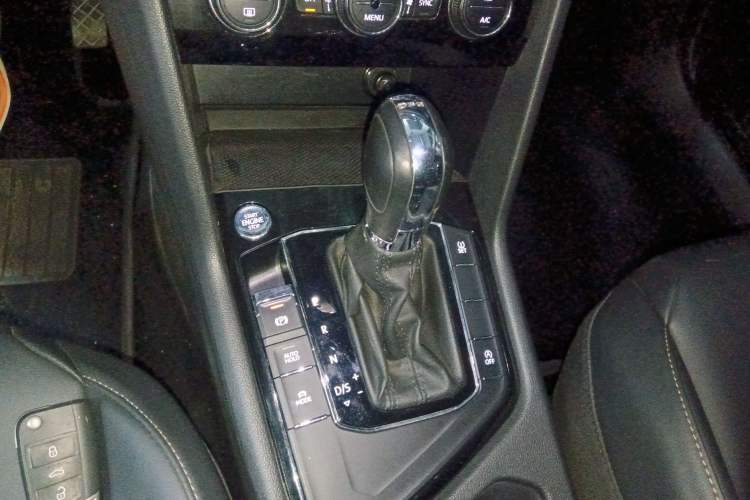 Used Volkswagen Tharu 2020 280TSI Two-Wheel Drive Luxury Plus Version China VI Standard Gear Lever