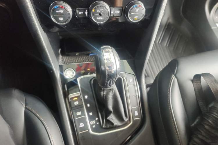 Used Volkswagen Tharu 2020 280TSI Two-Wheel Drive Luxury Edition China VI Standard Gear Lever