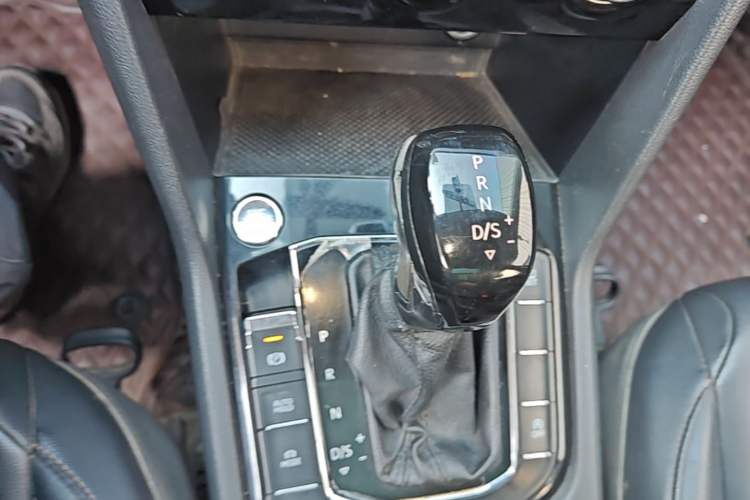Used Volkswagen Tharu 2020 280TSI Two-Wheel Drive Luxury Edition China VI Standard Gear Lever