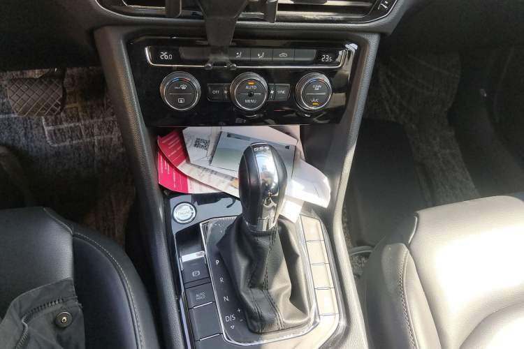 Used Volkswagen Tharu 2020 280TSI Two-Wheel Drive Comfort Edition China VI Standard Gear Lever