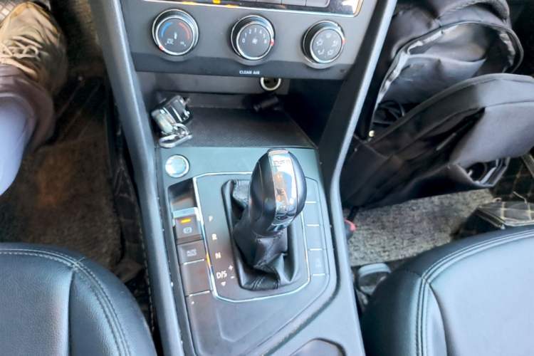 Used Volkswagen Tharu 2020 280TSI Two-Wheel Drive Trend Edition China VI Standard Gear Lever