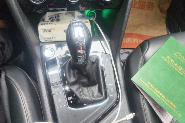 Used Volkswagen Tharu 2020 280TSI Two-Wheel Drive Luxury Plus Version China VI Standard Gear Lever