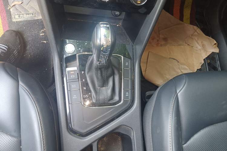 Used Volkswagen Tharu 2020 280TSI Two-Wheel Drive Luxury Plus Version China VI Standard Gear Lever