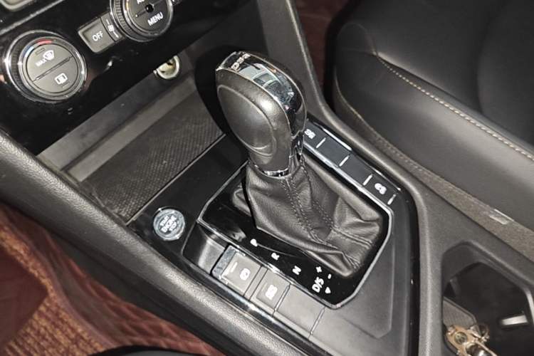 Used Volkswagen Tharu 2020 280TSI Two-Wheel Drive Comfort Edition China VI Standard Gear Lever