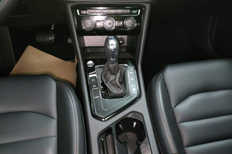 Used Volkswagen Tharu 2020 280TSI Two-Wheel Drive Comfort Edition China VI Standard Gear Lever