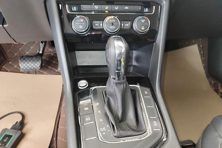Used Volkswagen Tharu 2020 280TSI Two-Wheel Drive Comfort Edition China VI Standard Gear Lever