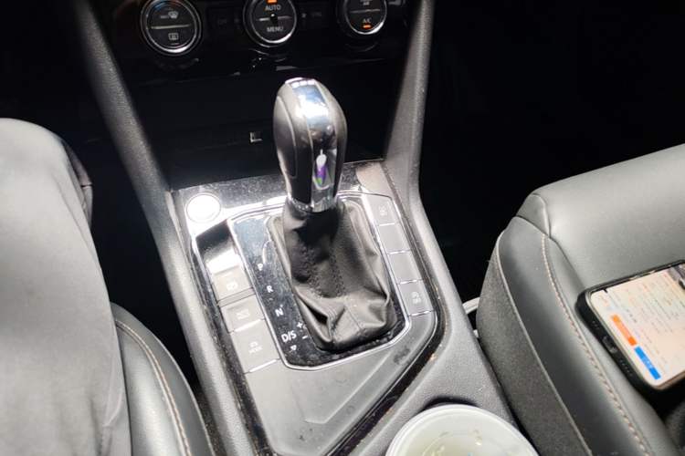 Used Volkswagen Tharu 2020 280TSI Two-Wheel Drive Luxury Plus Version China VI Standard Gear Lever