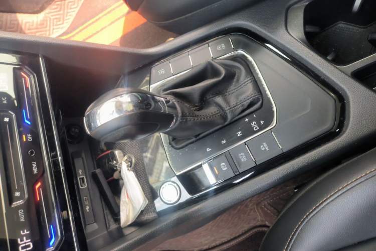 Used Volkswagen Tharu 2020 280TSI Two-Wheel Drive Luxury Edition China VI Standard Gear Lever
