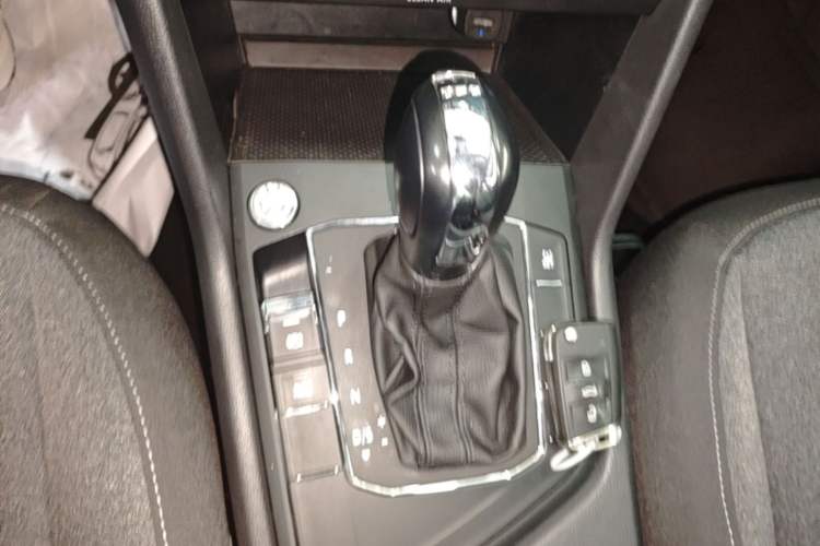 Used Volkswagen Tharu 2020 280TSI Two-Wheel Drive Trend Edition China VI Standard Gear Lever