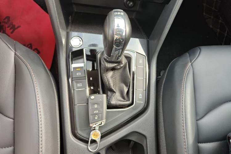 Used Volkswagen Tharu 2020 280TSI Two-Wheel Drive Comfort Edition China VI Standard Gear Lever