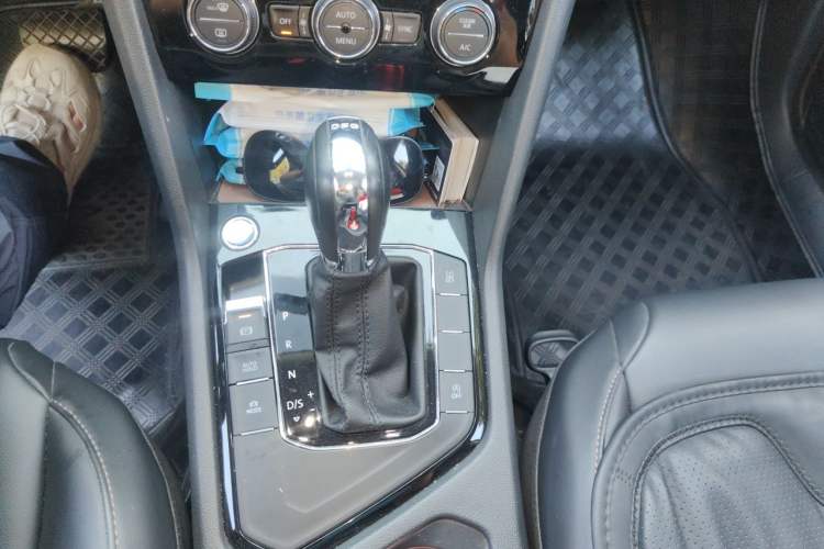 Used Volkswagen Tharu 2020 280TSI Two-Wheel Drive Luxury Plus Version China VI Standard Gear Lever