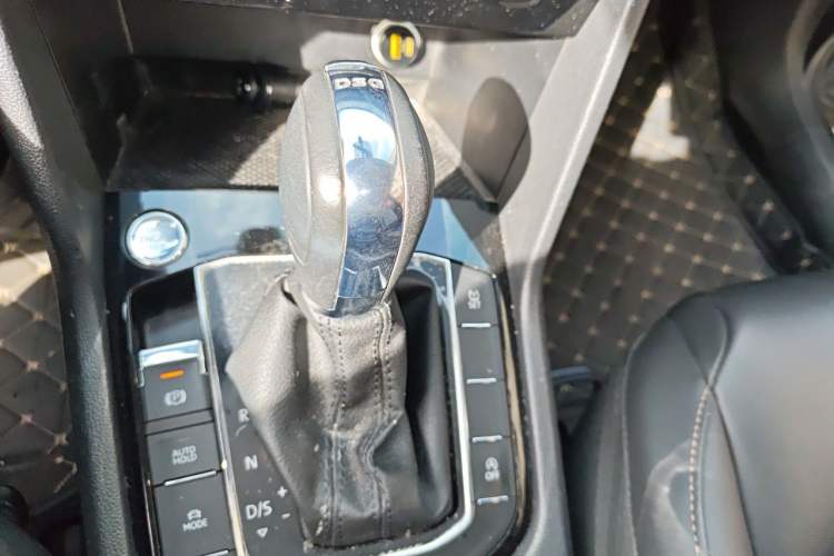 Used Volkswagen Tharu 2020 280TSI Two-Wheel Drive Luxury Edition China VI Standard Gear Lever