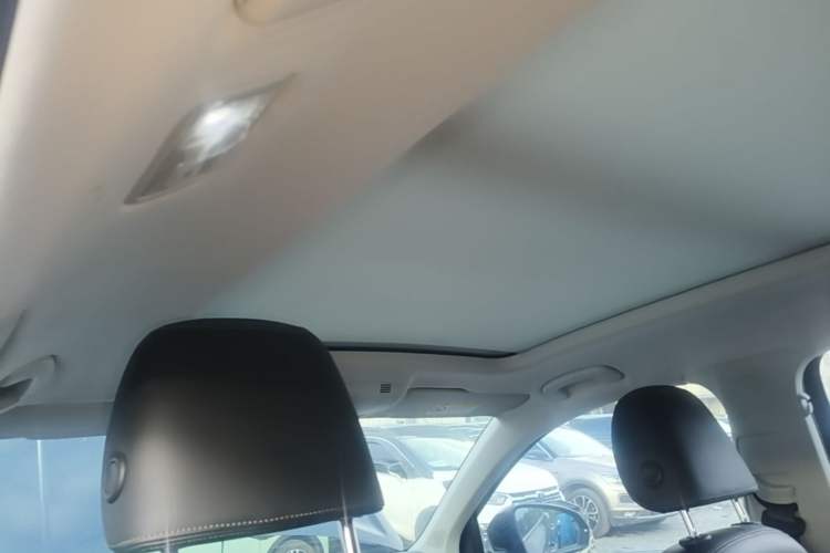 Used Volkswagen Tharu 2020 280TSI Two-Wheel Drive Luxury Edition China VI Standard Headliner