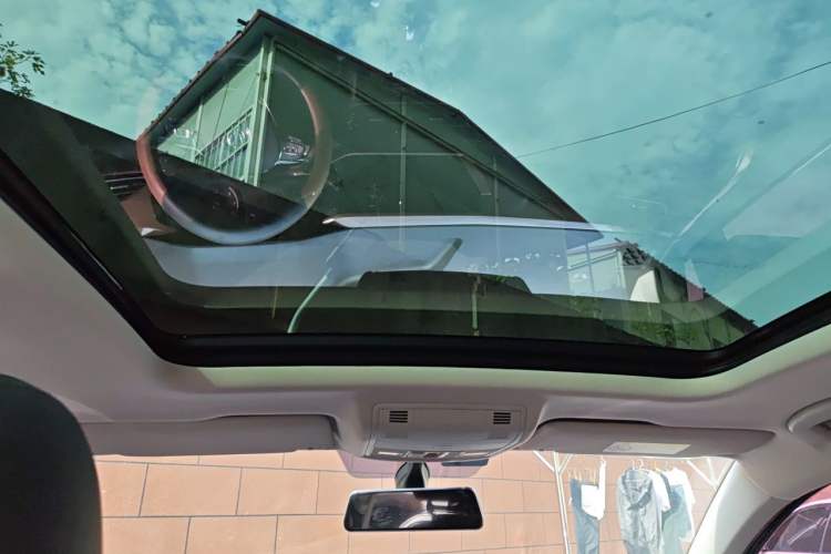 Used Volkswagen Tharu 2020 280TSI Two-Wheel Drive Luxury Edition China VI Standard Headliner