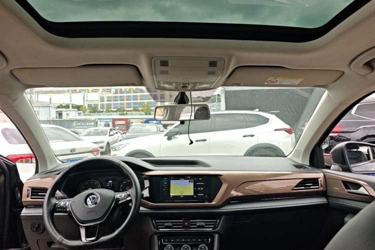 Used Volkswagen Tharu 2020 280TSI Two-Wheel Drive Luxury Edition China VI Standard Headliner