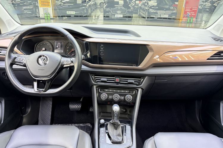 Used Volkswagen Tharu 2020 280TSI Two-Wheel Drive Luxury Plus Version China VI Standard Interior 1