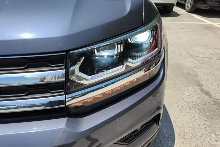 Used Volkswagen Tharu 2020 Revised Version 330TSI Four-Wheel Drive Flagship Edition China VI Left Front Headlight