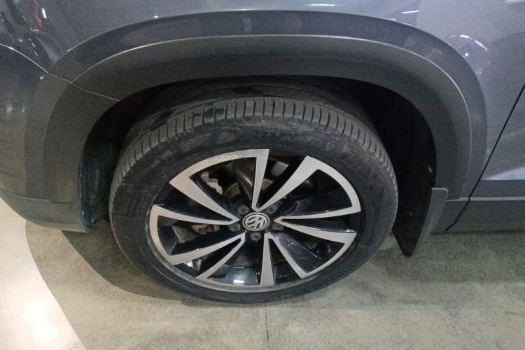 Used Volkswagen Tharu 2020 280TSI Two-Wheel Drive Luxury Plus Version China VI Standard Left Front Wheel Hub