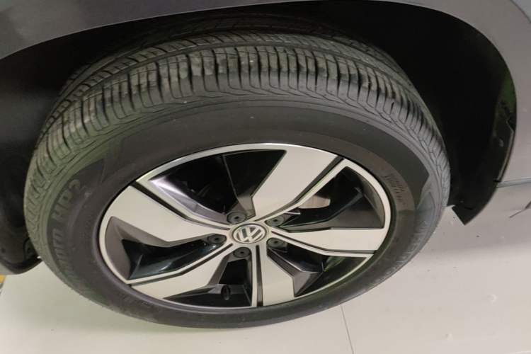 Used Volkswagen Tharu 2020 280TSI Two-Wheel Drive Comfort Edition China VI Standard Left Front Wheel Hub